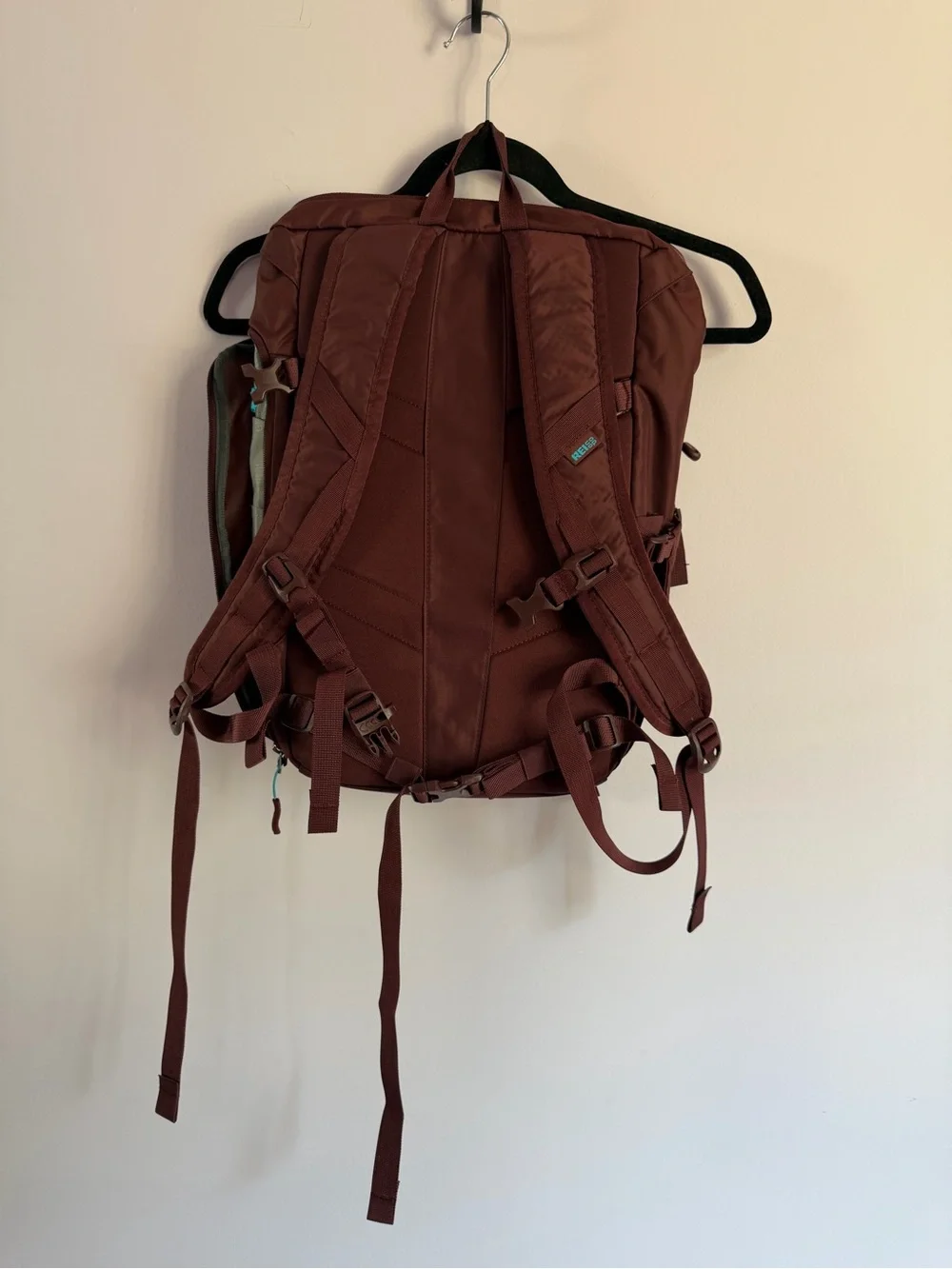 NWOT REI Maroon Ruckpack 18L Camping Hiking Backpack with Turquoise Accents